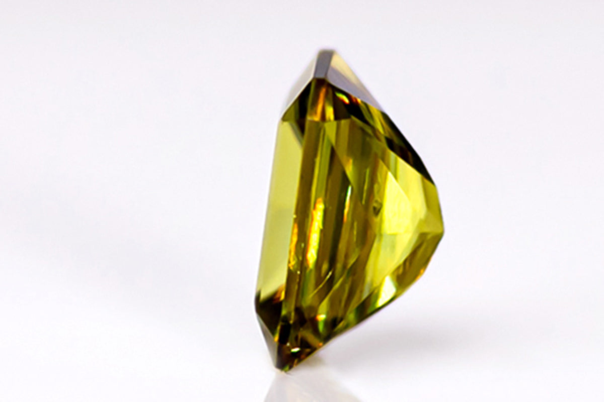天然スフェーン 2.745ct
