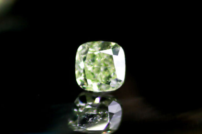 天然ファンシーイエローグリーンダイヤモンド 0.590ct