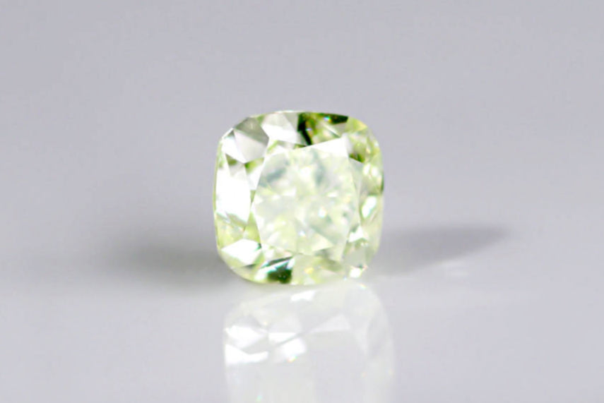 天然ファンシーイエローグリーンダイヤモンド 0.590ct