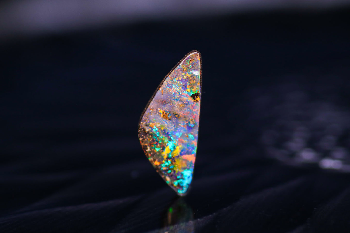 天然ボルダーオパール 8.200ct