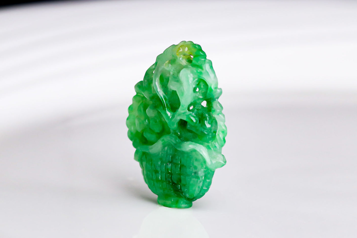 ヒスイ(翡翠) カービング 17.62ct