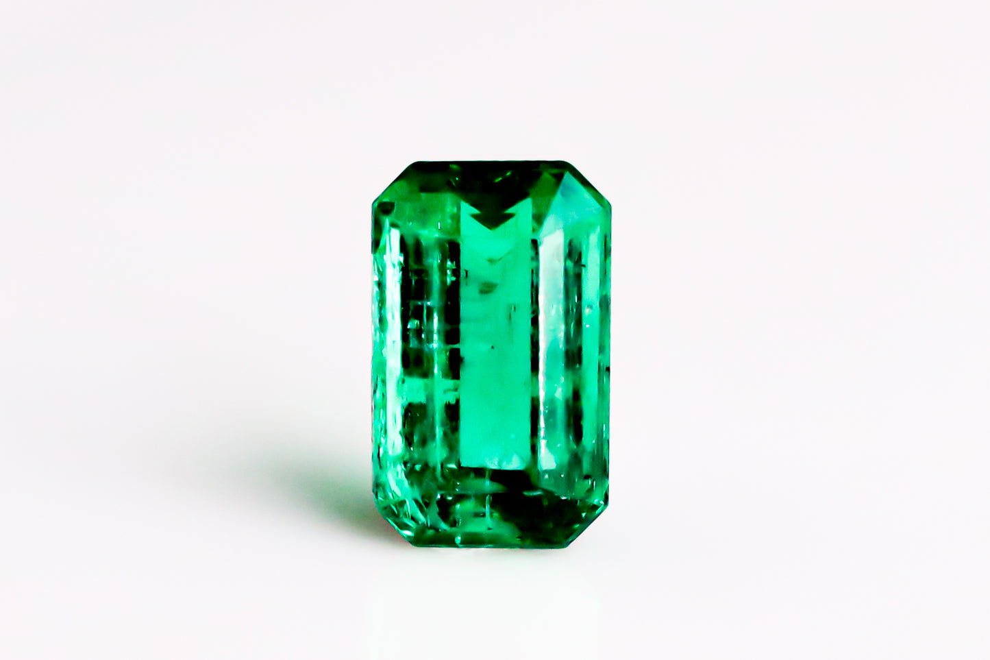 天然 ノンオイル エメラルド(Non-oil Emerald)コロンビア産 0.683ct
