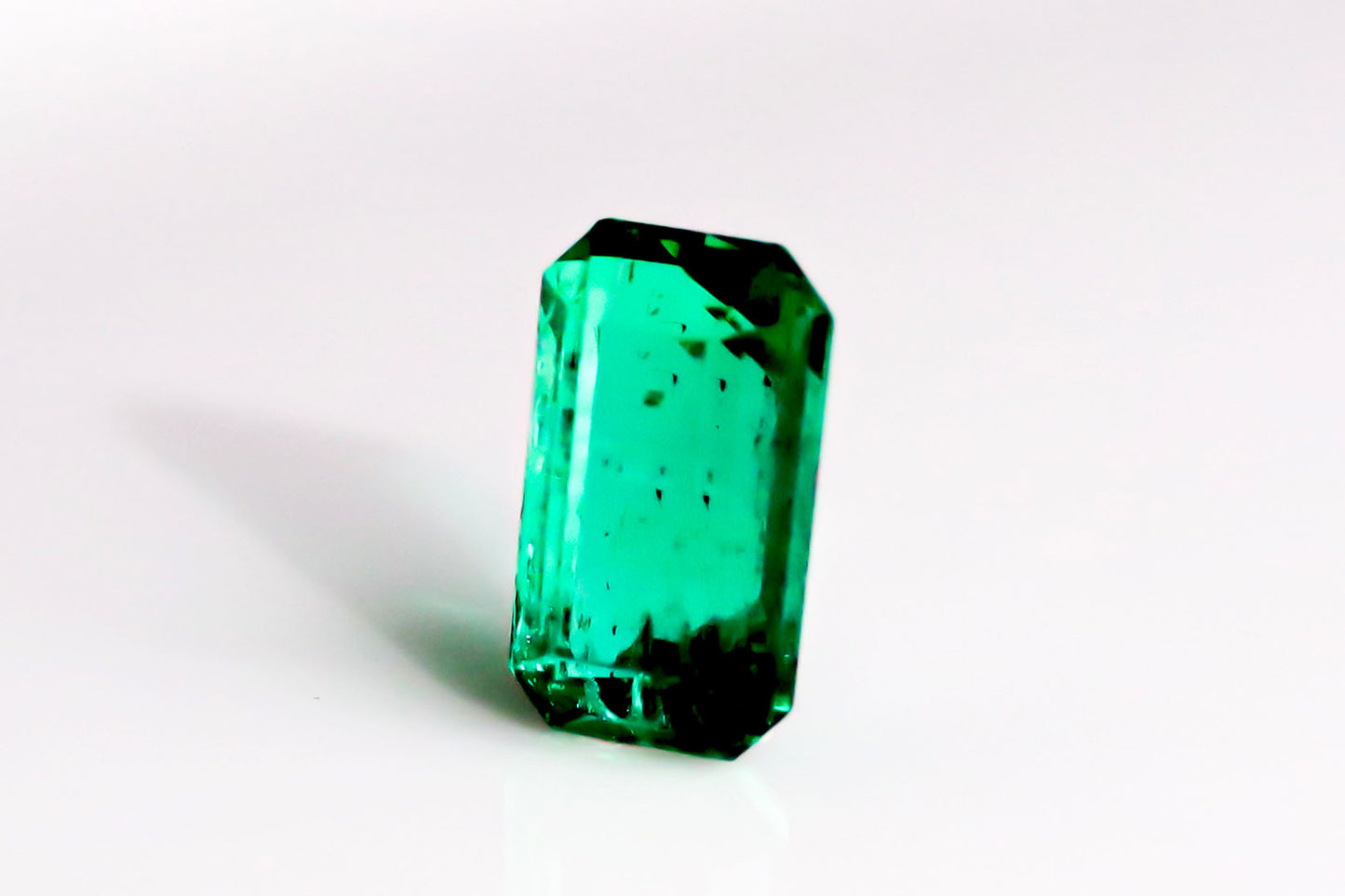 天然 ノンオイル エメラルド(Non-oil Emerald)コロンビア産 0.683ct