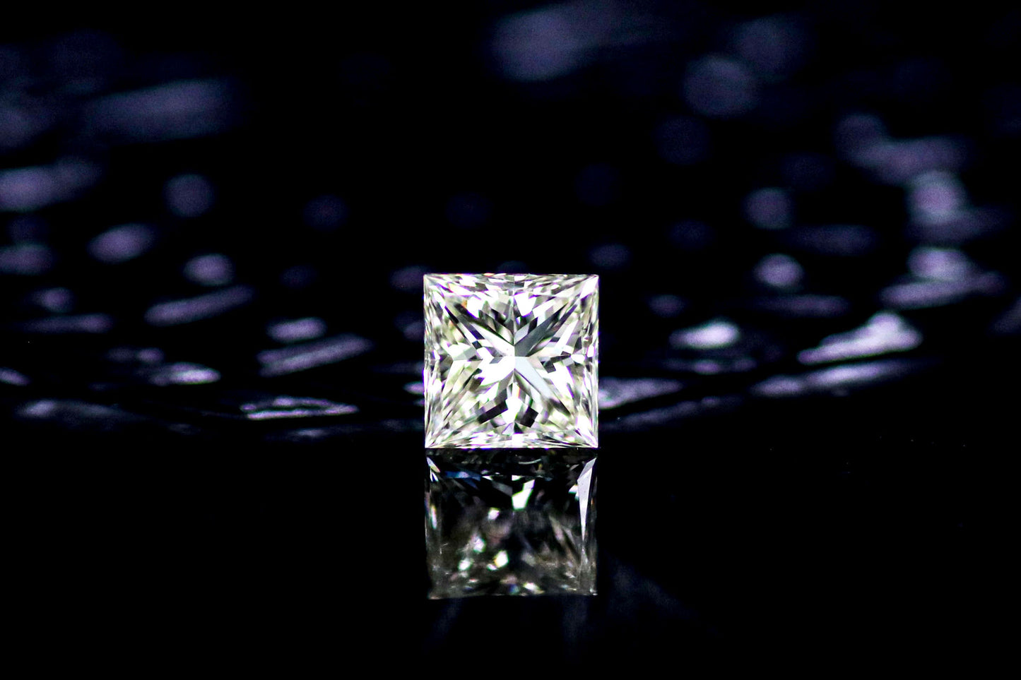 天然ファンシーダイヤモンド 1.004ct