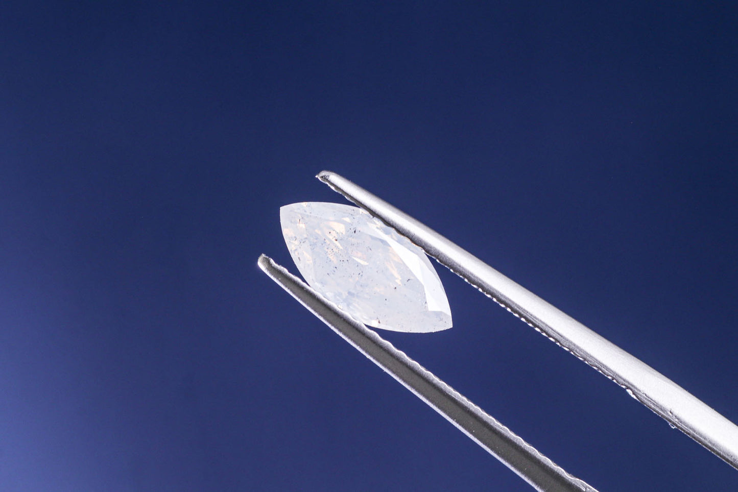 天然ファンシーホワイトダイヤモンド 1.019ct
