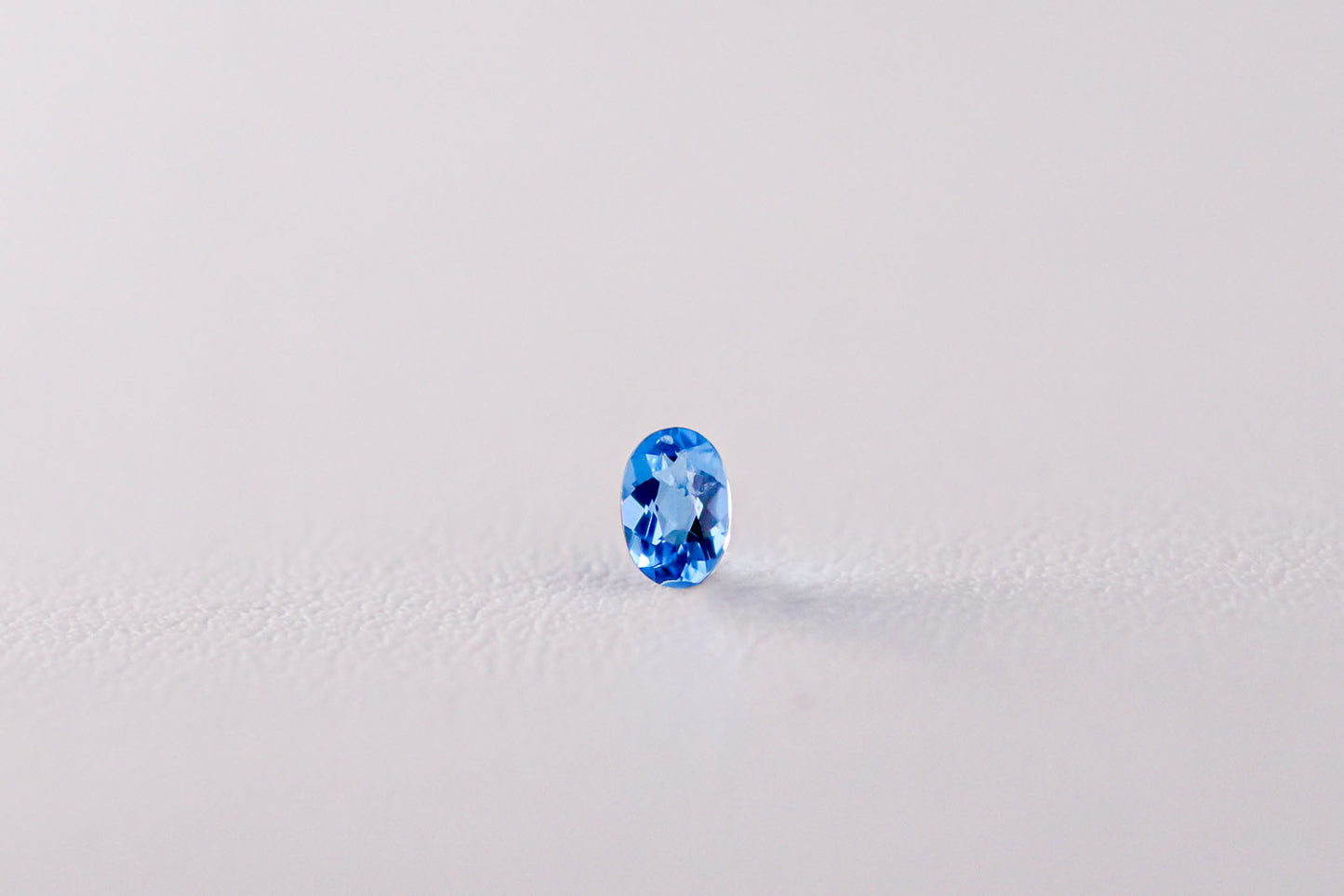 天然アウィナイト 0.105ct