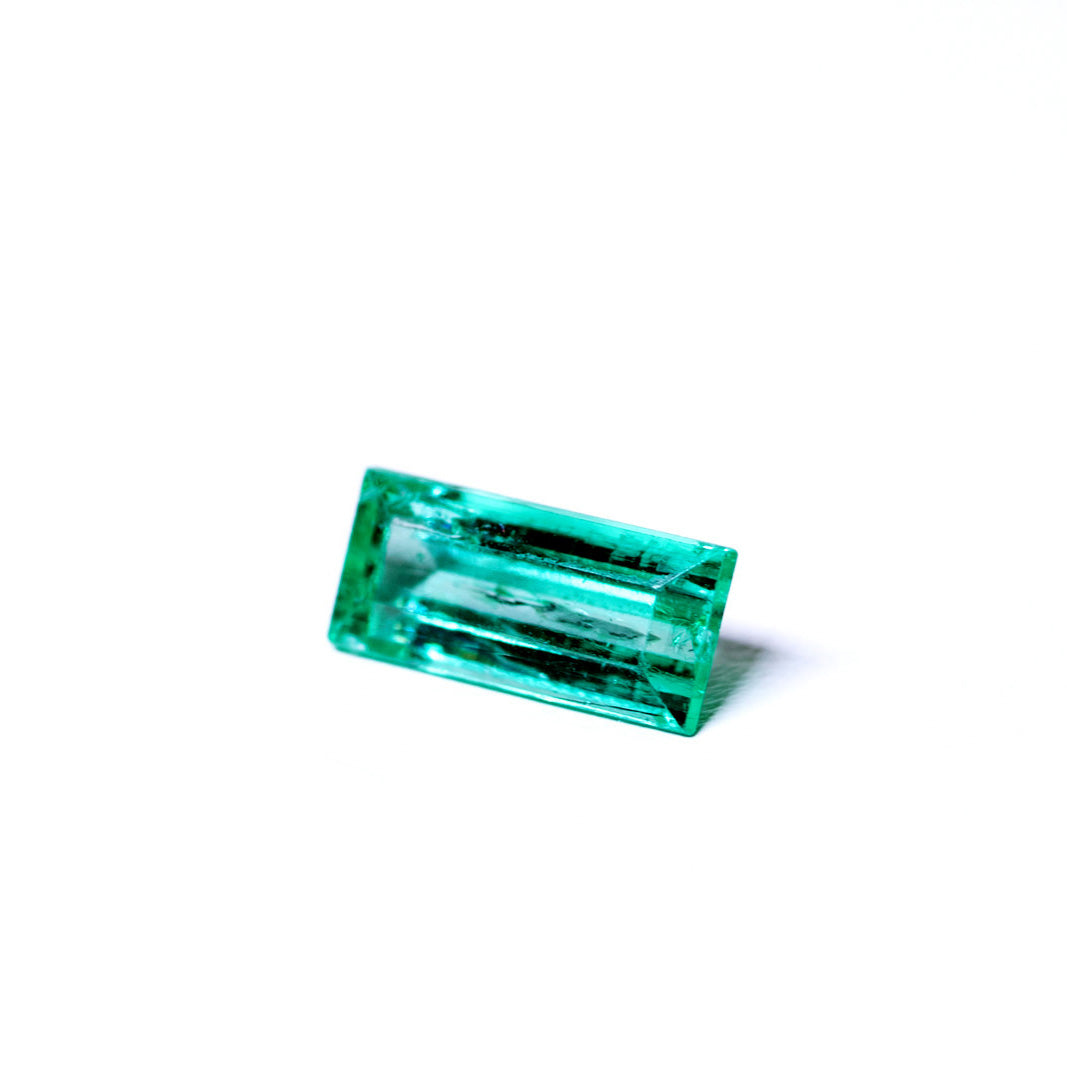 天然エメラルド 1.188ct コロンビア産 ノンオイル・ルース 撮影写真6|J.C.BAR