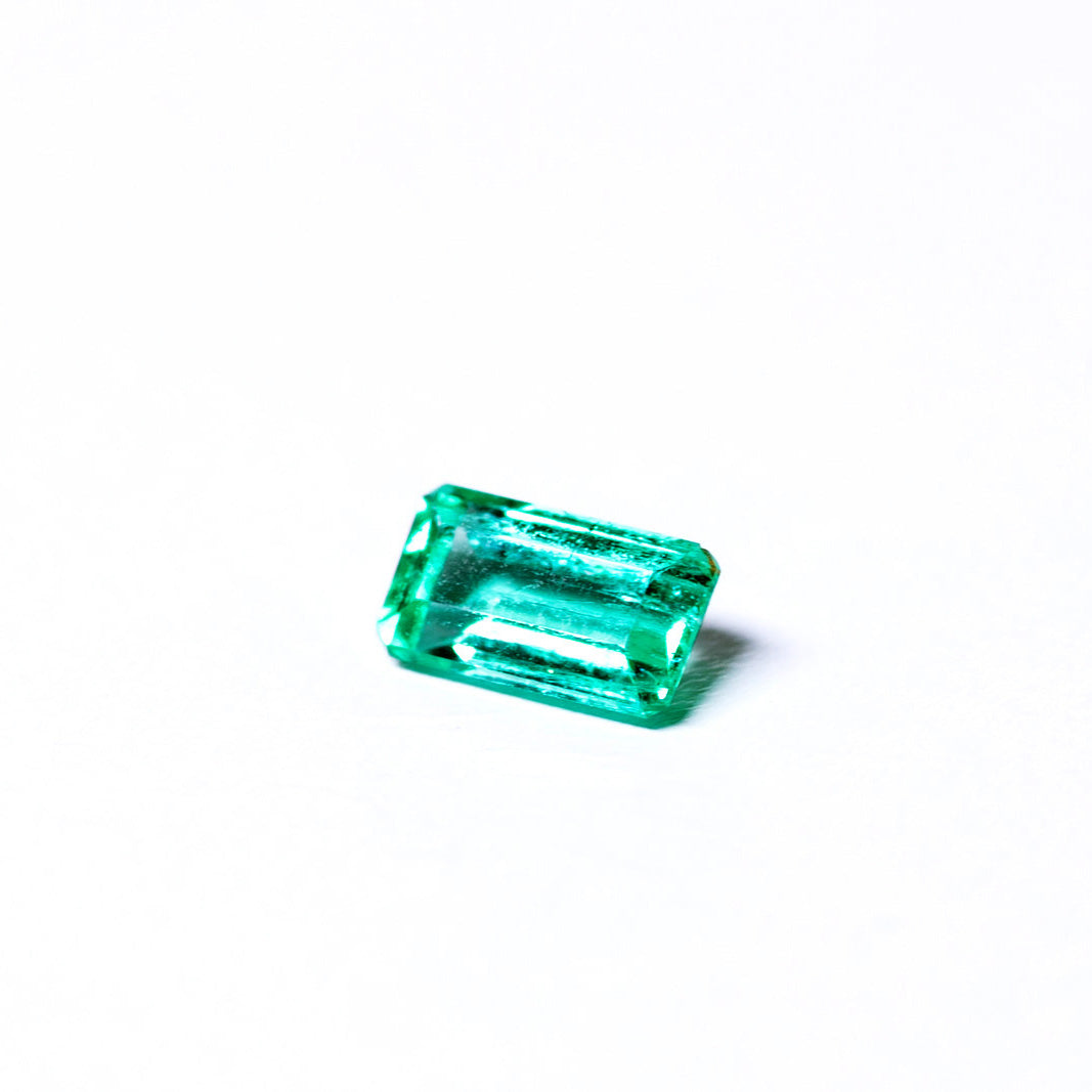 天然エメラルド 0.508ct コロンビア産 ノンオイル・ルース 撮影写真6|J.C.BAR