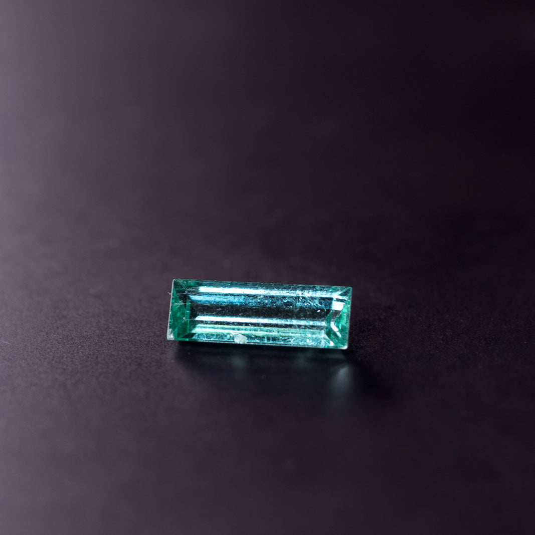 天然エメラルド 0.416ct コロンビア産 ノンオイル・ルース 撮影写真9|J.C.BAR