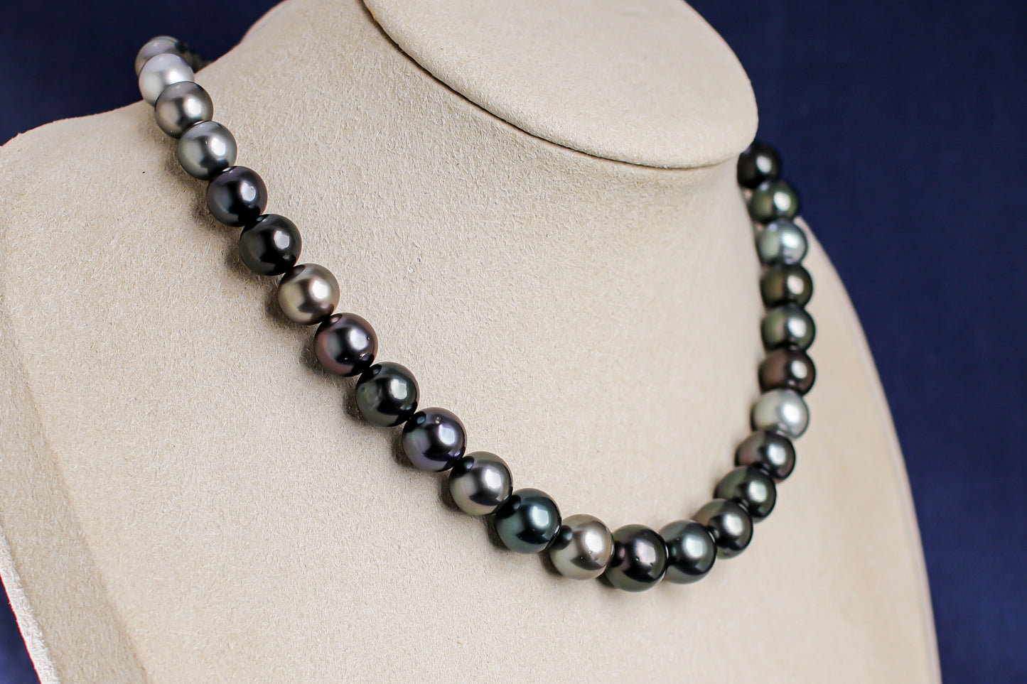 タヒチパール(黒蝶真珠)ネックレス 8.1-10.6mm
