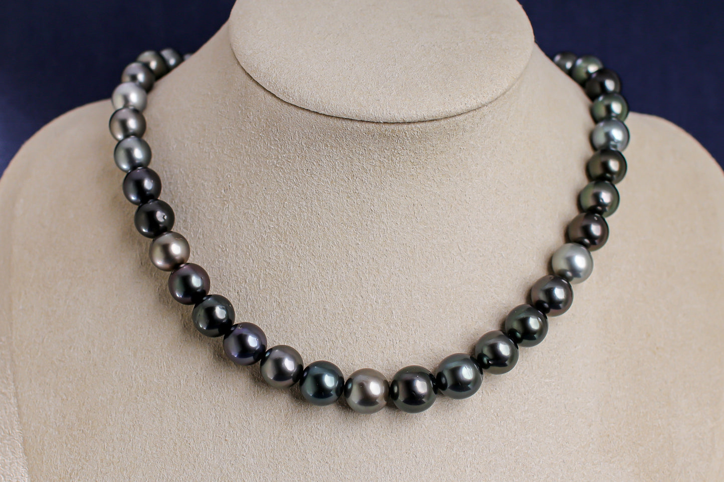 タヒチパール(黒蝶真珠)ネックレス 8.1-10.6mm