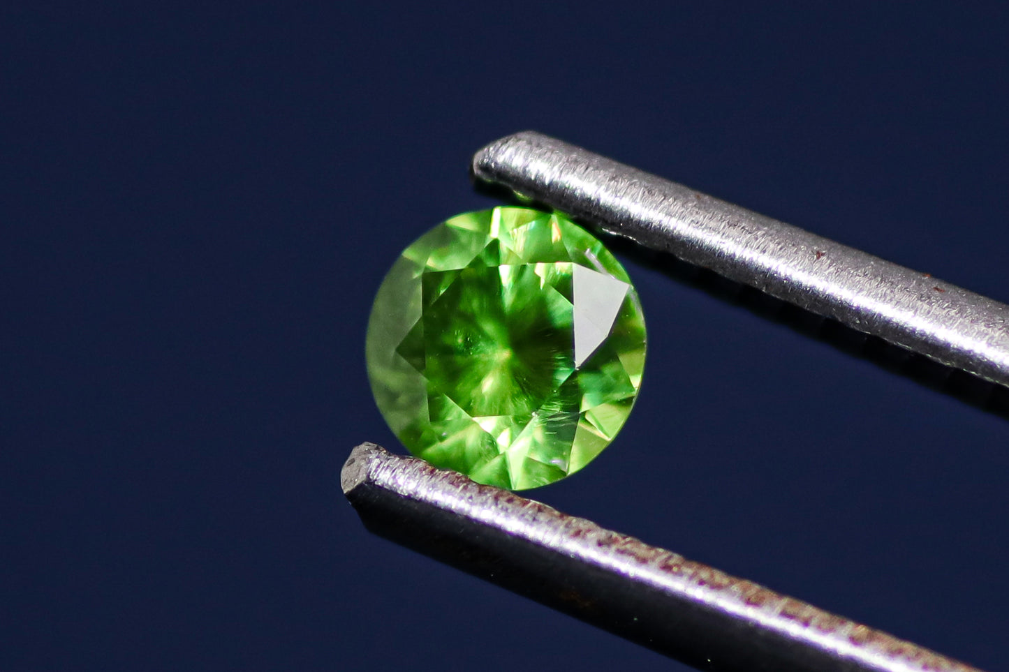 天然デマントイドガーネット 0.568ct［ウラル産］