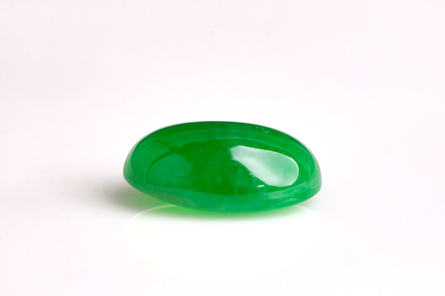 天然翡翠（ヒスイ）《極上の輝きを纏う、ミャンマー産グリーン翡翠》3.020ct