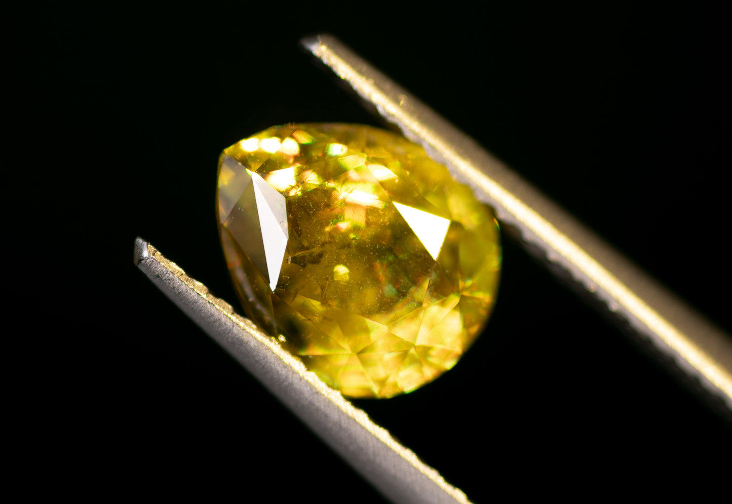 天然スフェーン 2.253ct