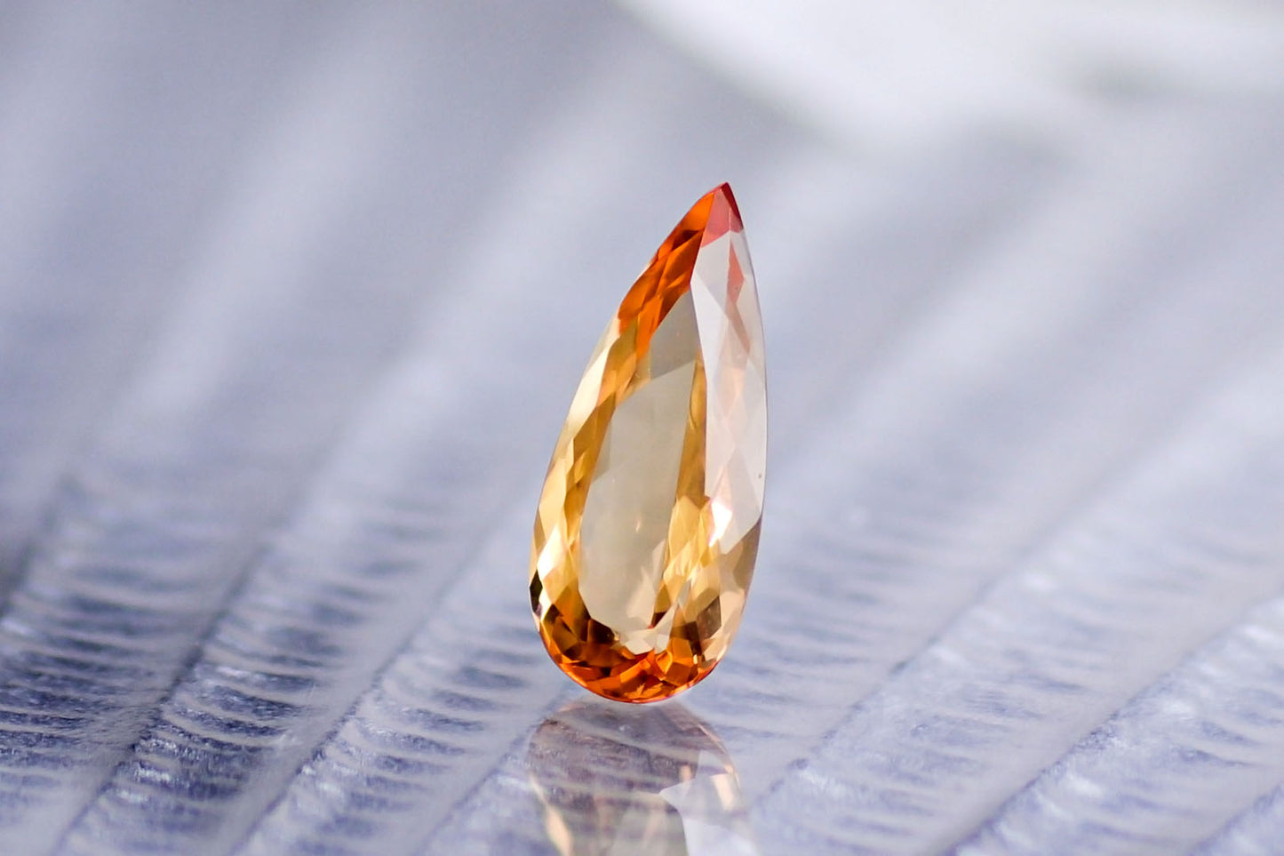 天然インペリアルトパーズ 3.880ct