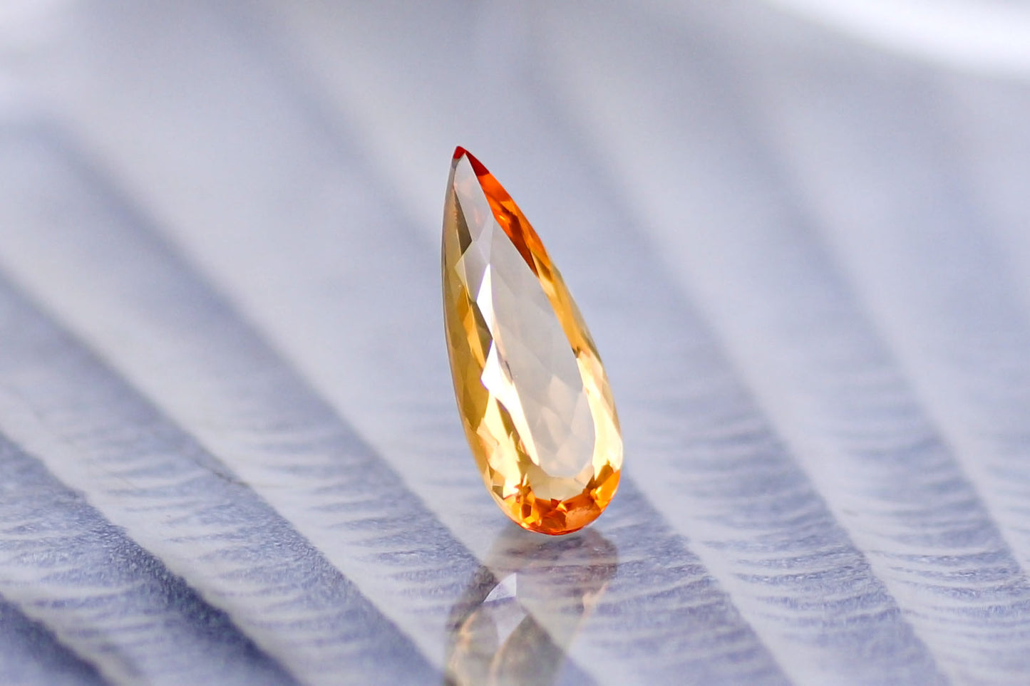 天然インペリアルトパーズ 3.880ct