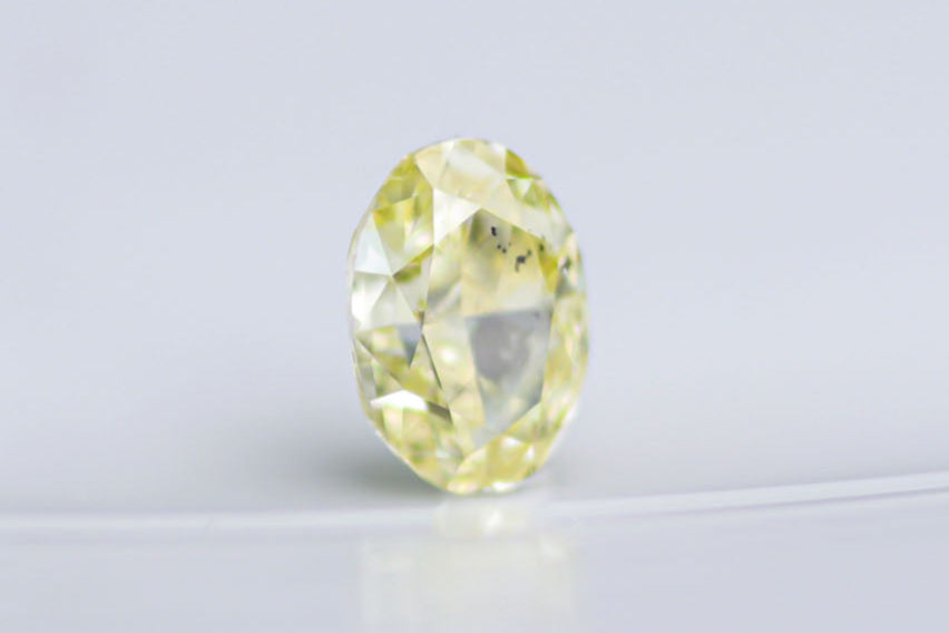 天然ファンシーインテンスイエロー ダイヤモンド 0.850ct