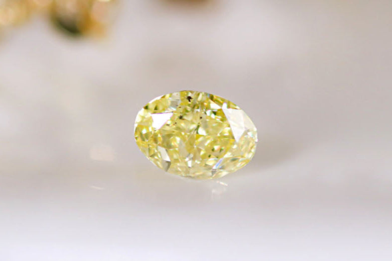 天然ファンシーインテンスイエロー ダイヤモンド 0.850ct