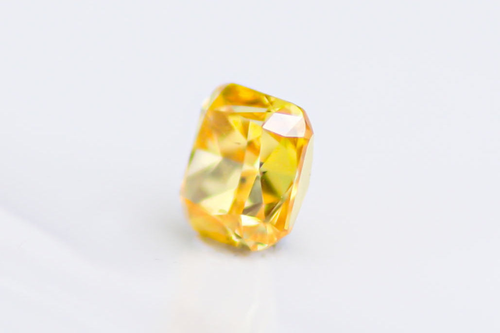 天然ファンシーヴィヴィッドオレンジイエロー ダイヤモンド 0.257ct