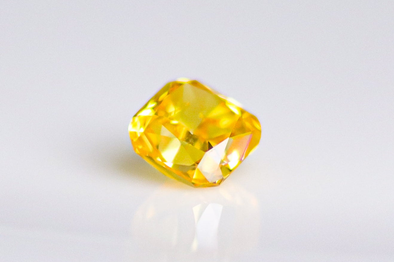 天然ファンシーヴィヴィッドオレンジイエロー ダイヤモンド 0.257ct