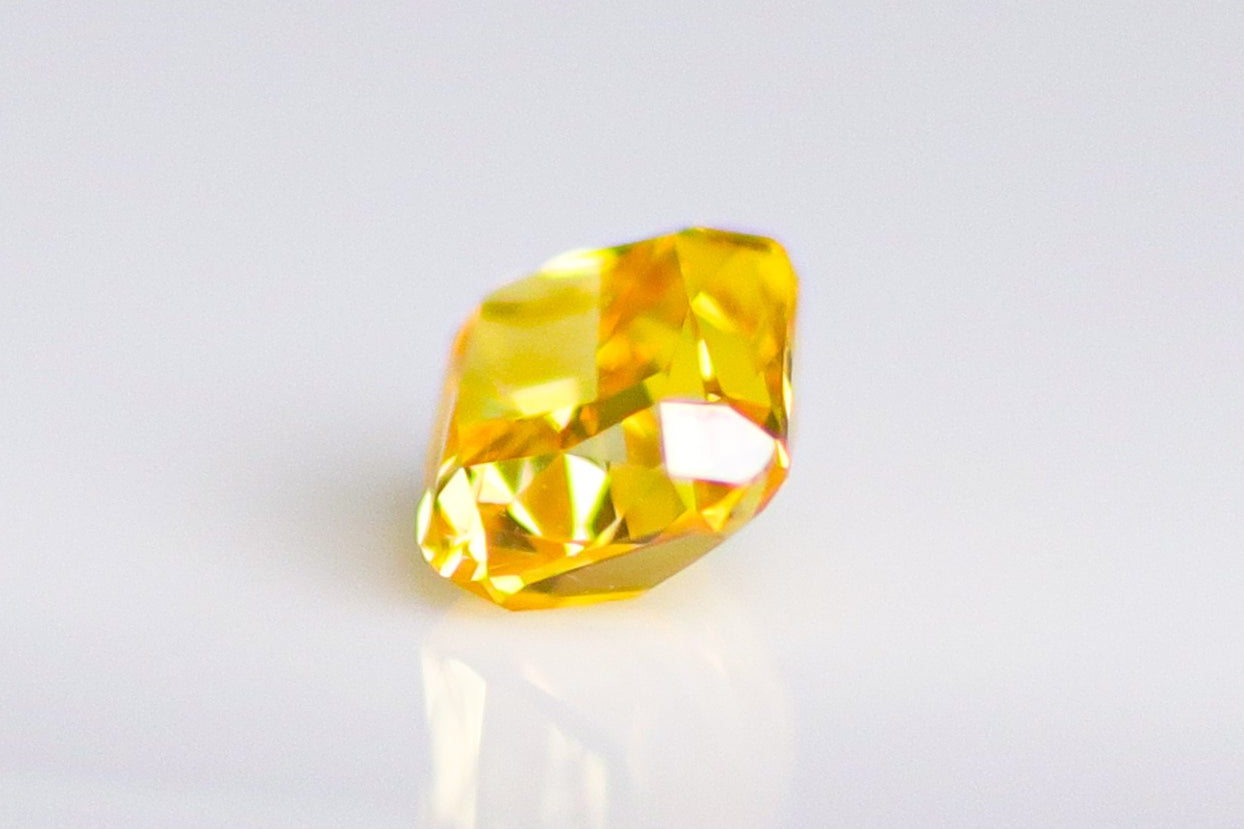 天然ファンシーヴィヴィッドオレンジイエロー ダイヤモンド 0.257ct