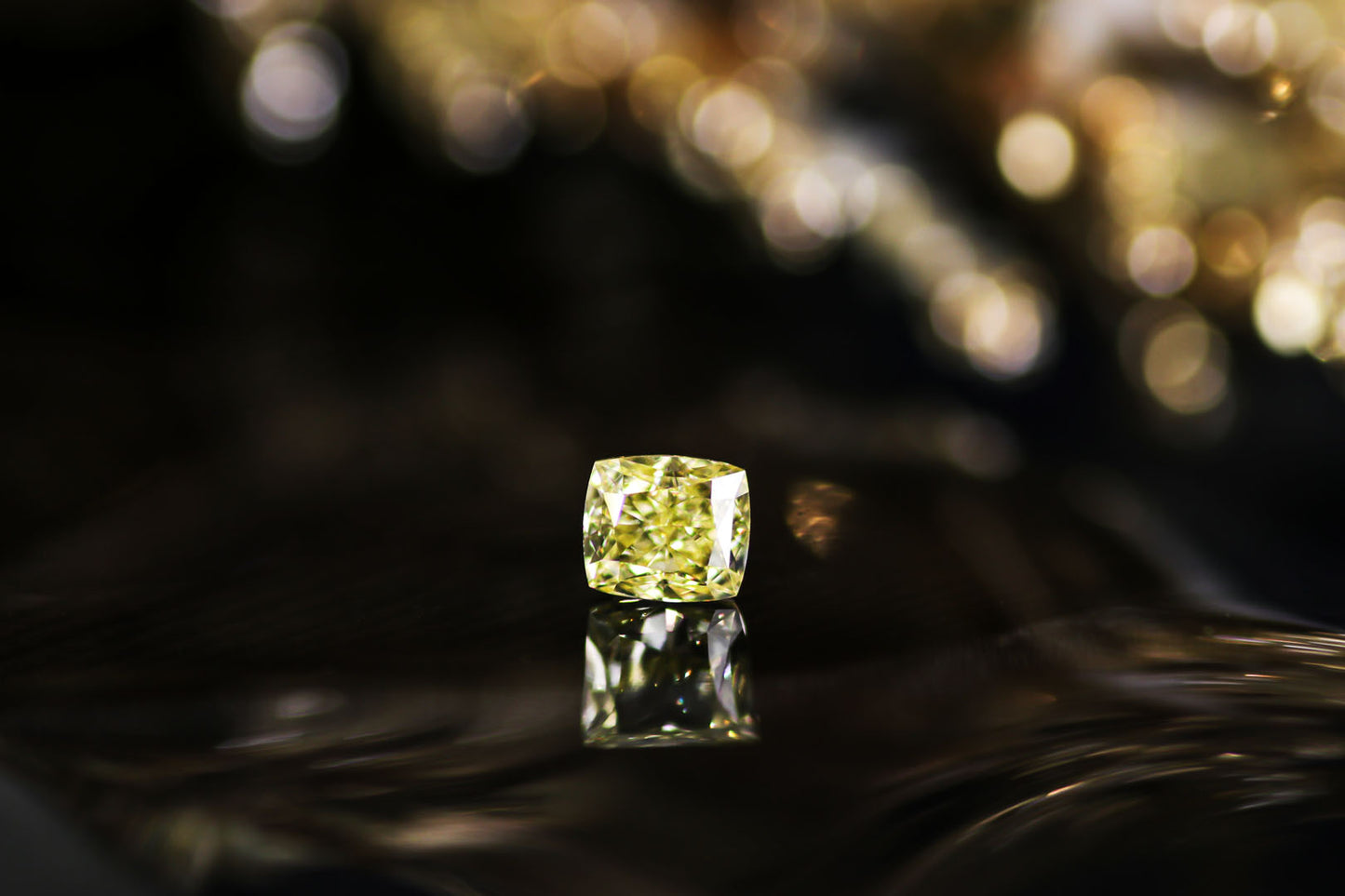 天然ファンシーインテンスイエロー ダイヤモンド 0.719ct