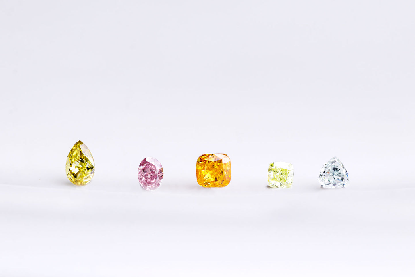 天然ファンシーダイヤモンド 5ピースマルチカラーロット  0.559ct