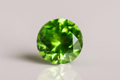 天然デマントイドガーネット0.690ct［ウラル産］