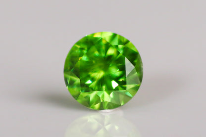 天然デマントイドガーネット0.690ct［ウラル産］