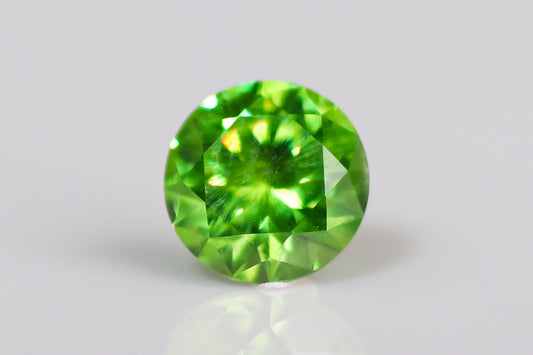 天然デマントイドガーネット0.690ct［ウラル産］