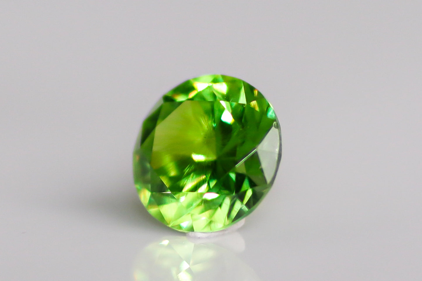 天然デマントイドガーネット0.690ct［ウラル産］