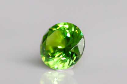 天然デマントイドガーネット0.690ct［ウラル産］