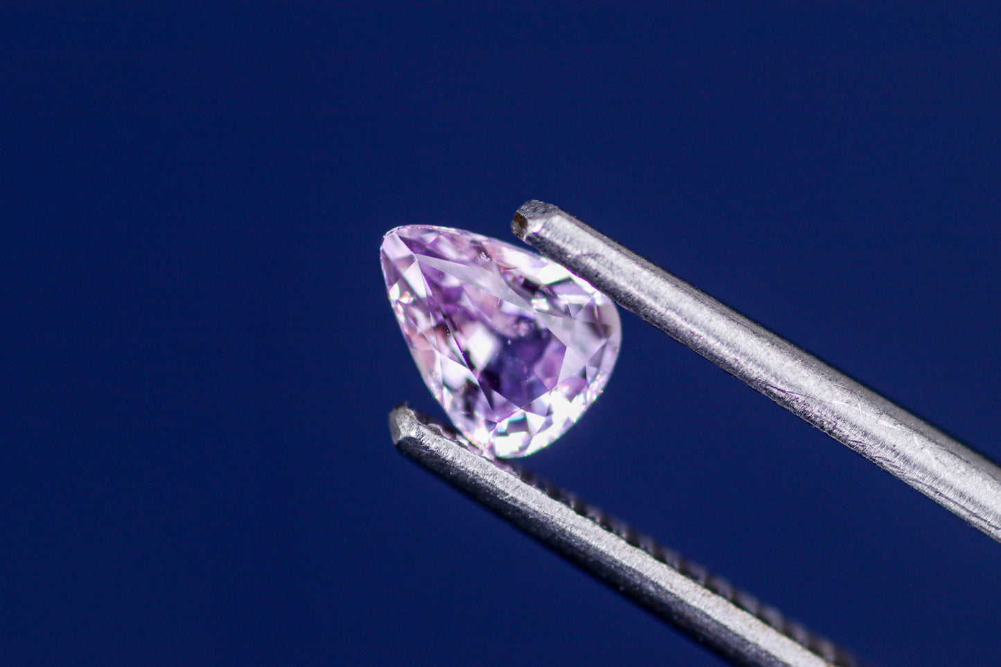 天然パ―プルスピネル 0.896ct [非加熱]