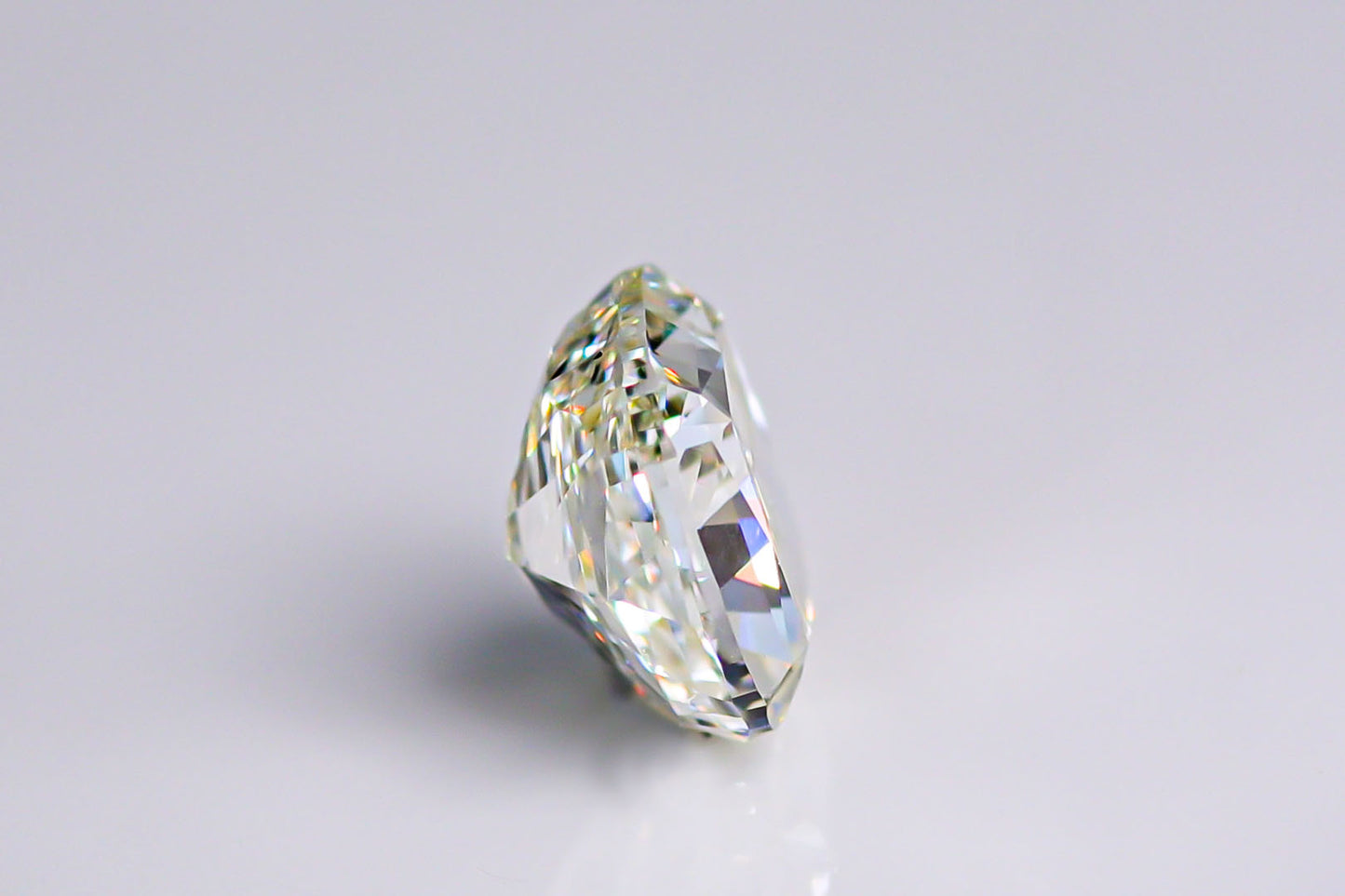 天然ファンシーカラーダイヤモンド 0.813ct