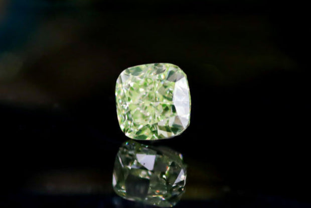 天然ファンシーイエローグリーンダイヤモンド 0.590ct