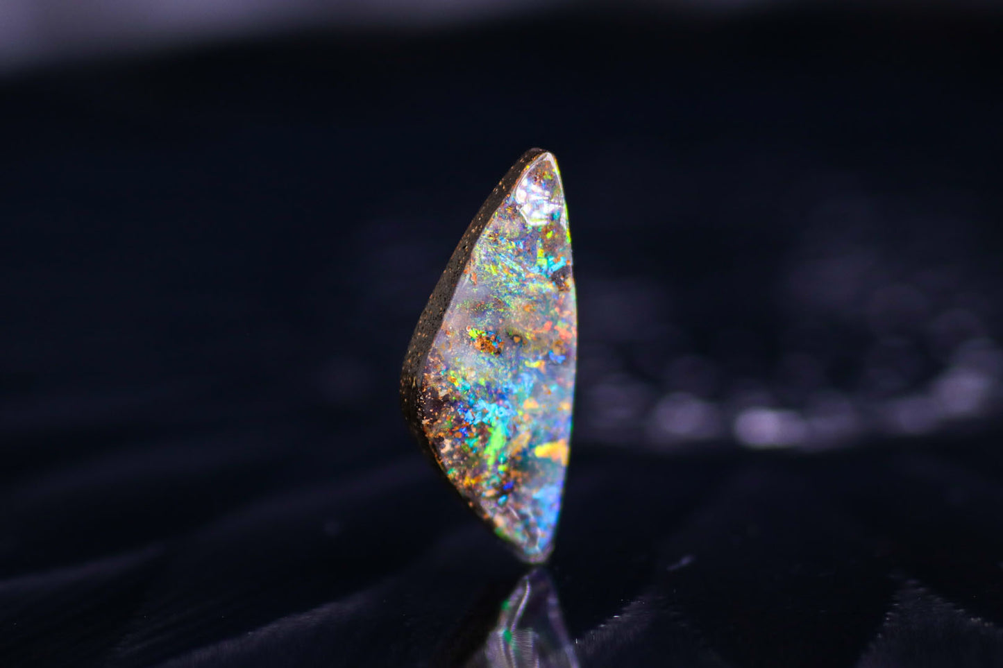 天然ボルダーオパール 8.200ct