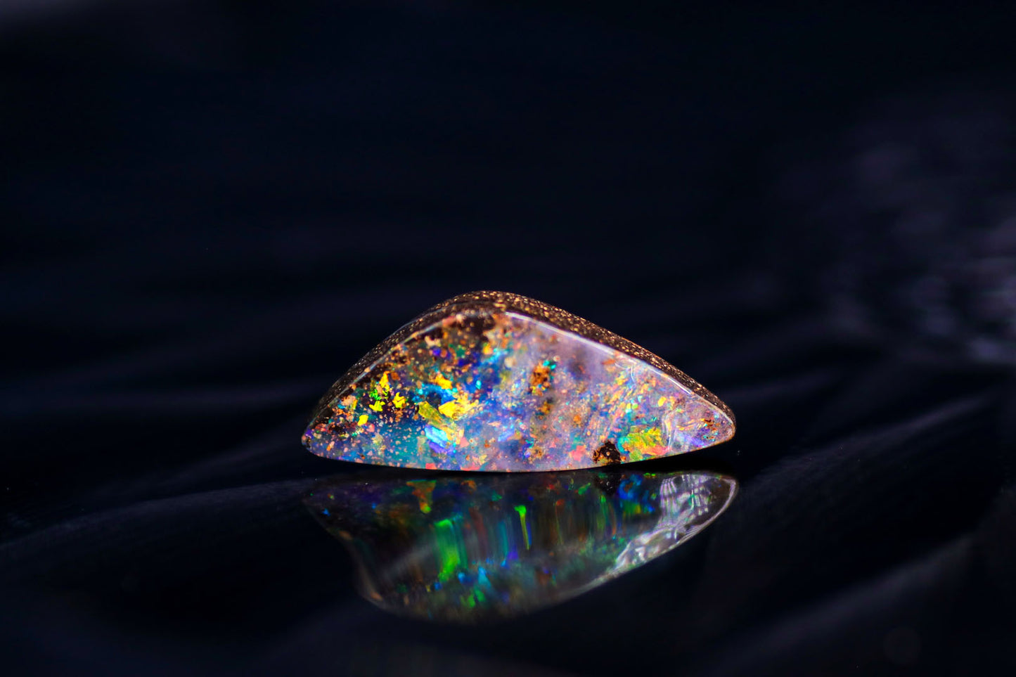 天然ボルダーオパール 8.200ct
