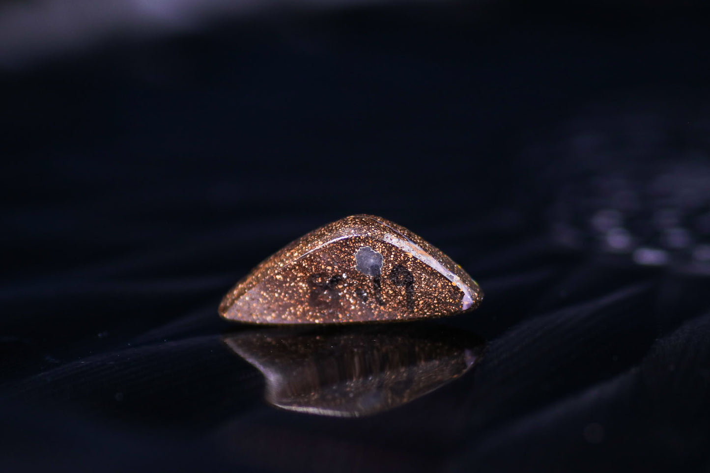 天然ボルダーオパール 8.200ct