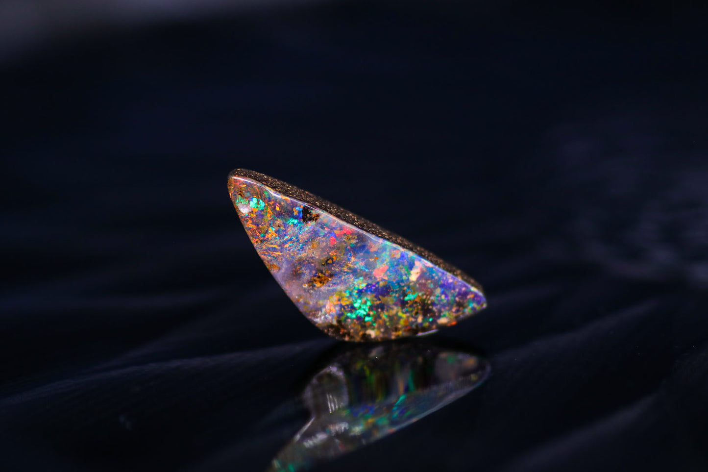 天然ボルダーオパール 8.200ct
