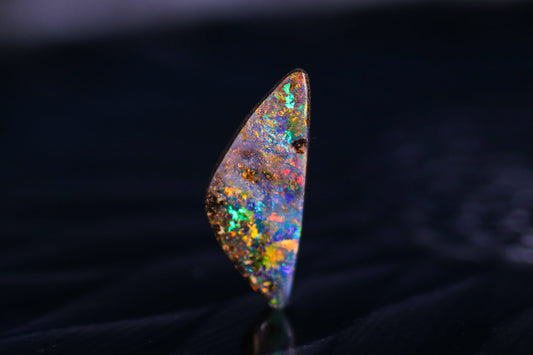 天然ボルダーオパール 8.200ct