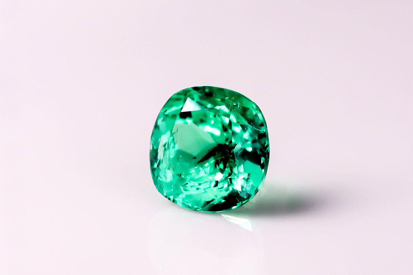 天然 ノーオイル エメラルド（Non-oil Emerald）[コロンビア産] 0.757ct
