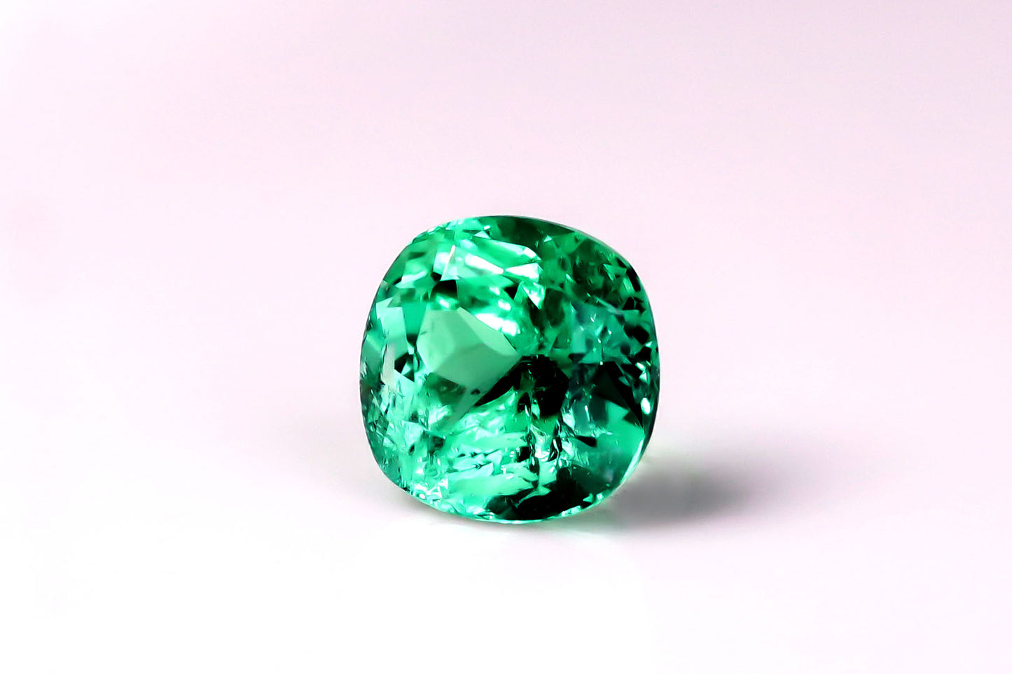 天然 ノーオイル エメラルド（Non-oil Emerald）[コロンビア産] 0.757ct
