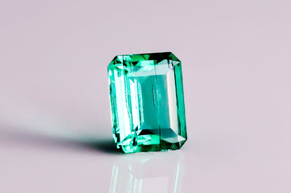 【SOLD OUT】天然 ノンオイル エメラルド（Non-oil Emerald）[コロンビア産] 0.389t