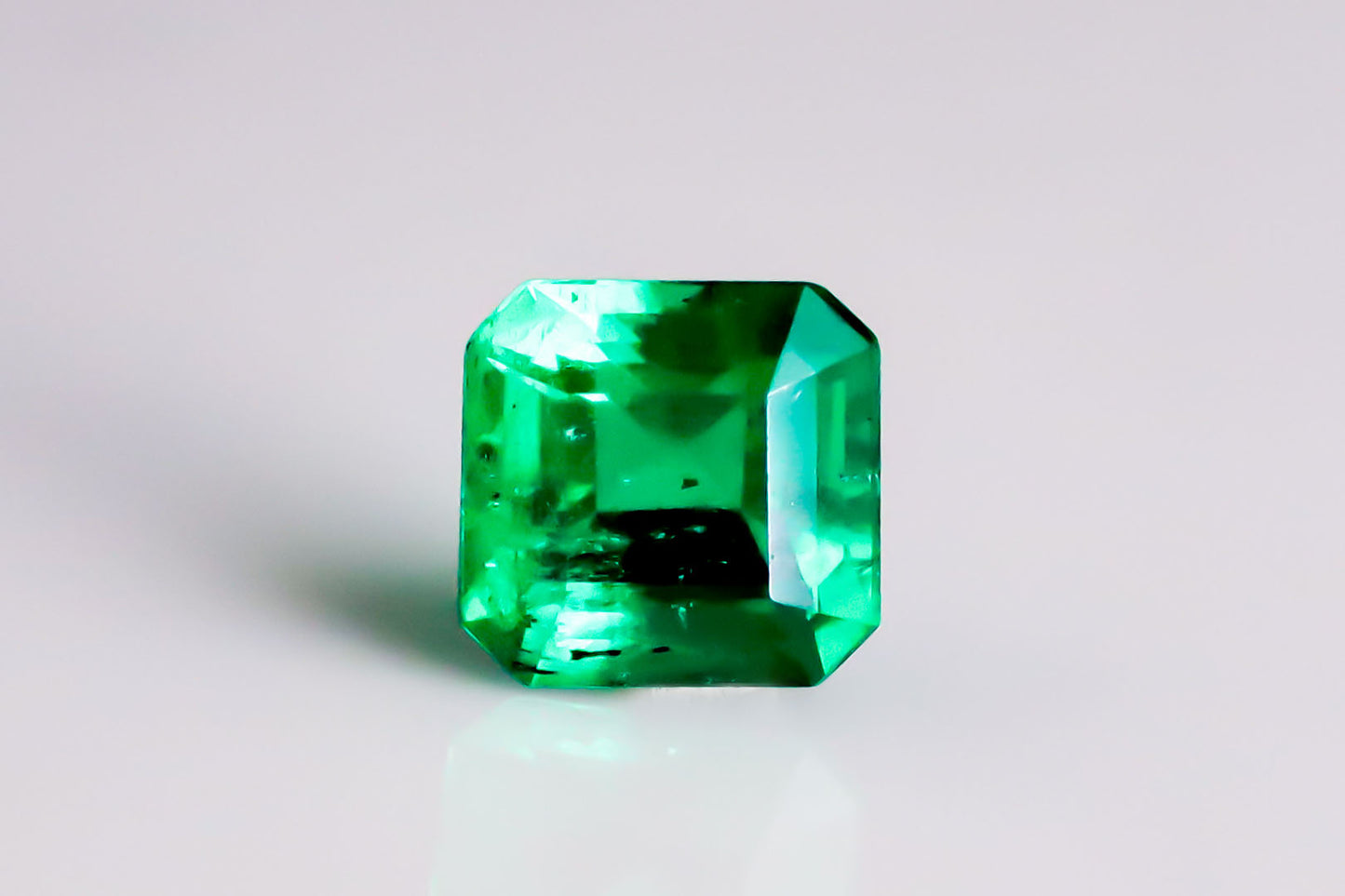 天然 ノーオイル エメラルド（Non-oil Emerald）0.553ct [コロンビア産]