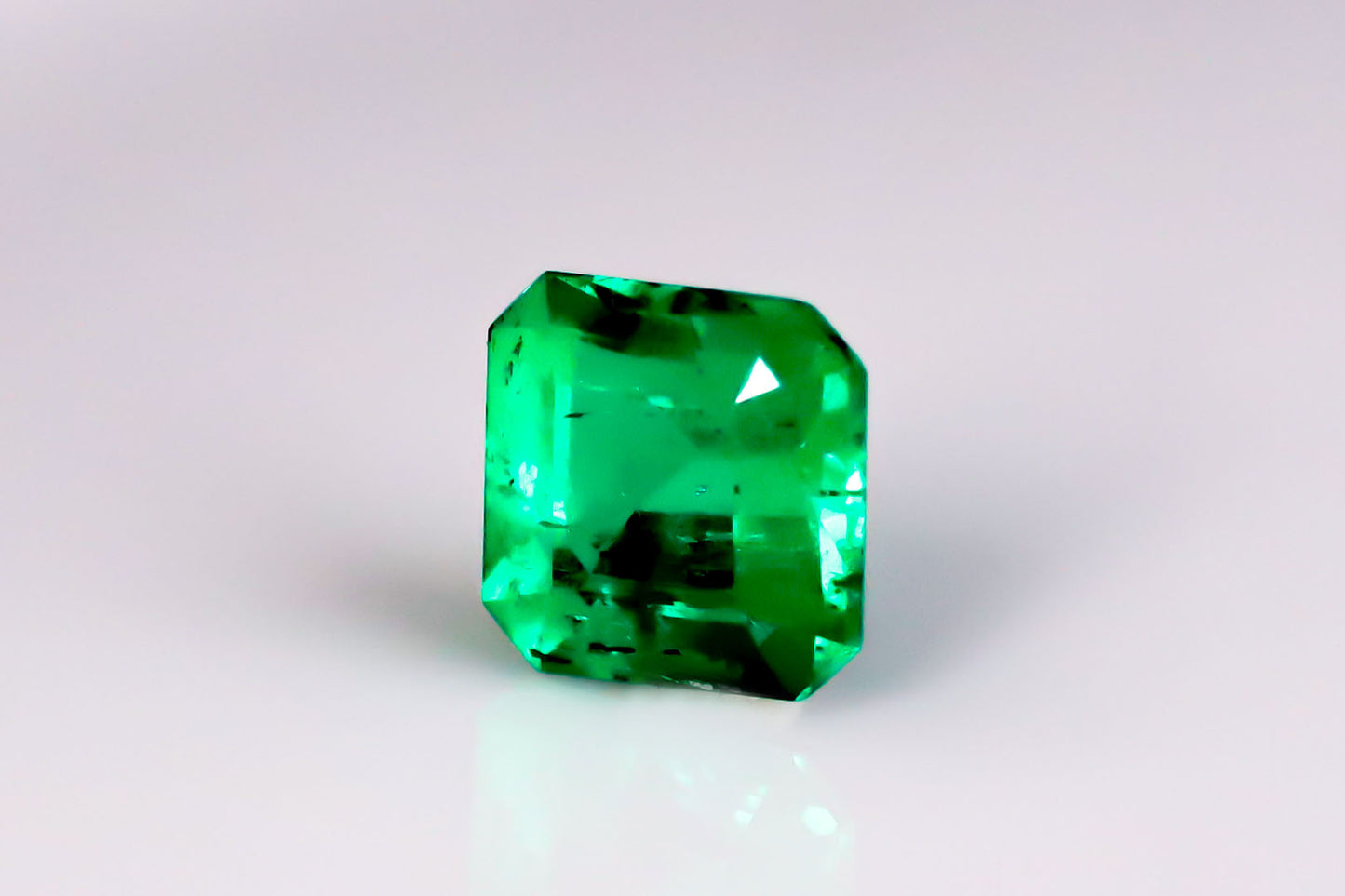 天然 ノーオイル エメラルド（Non-oil Emerald）0.553ct [コロンビア産]