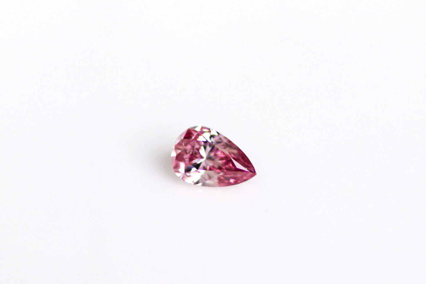天然ファンシーピンクダイヤモンド 0.116ct 〈Fancy Intense Pink〉