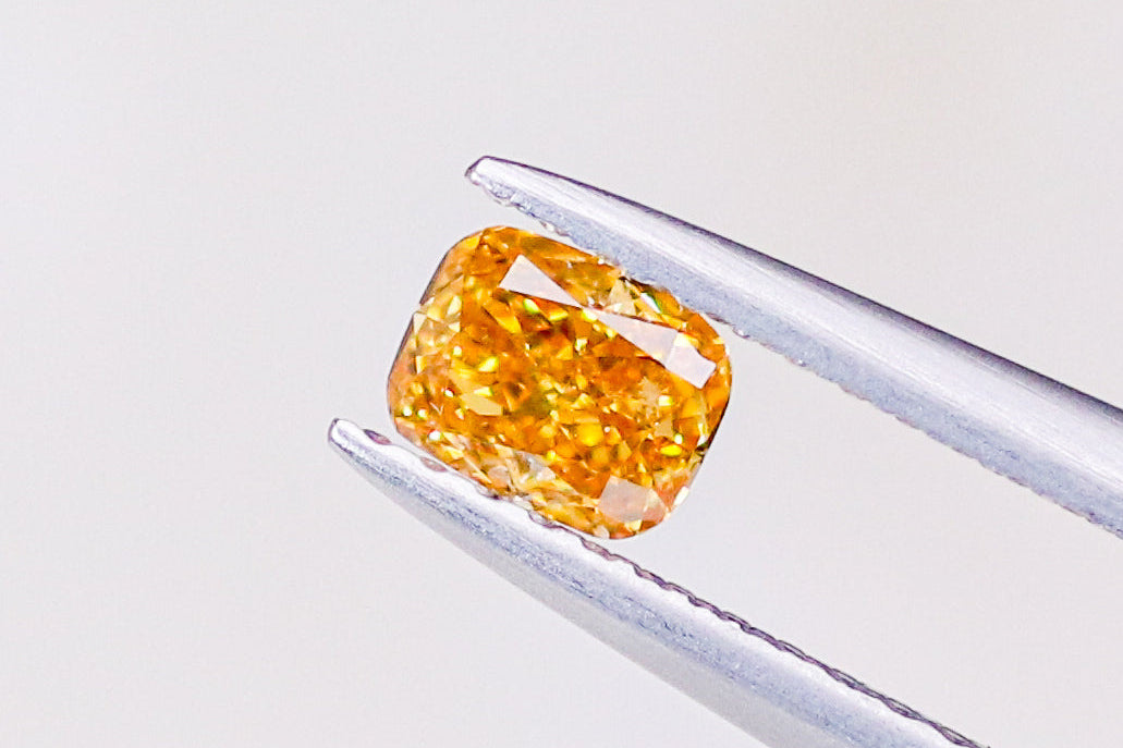 天然ファンシーオレンジダイヤモンド 0.311ct 〈Fancy Vivid Yellowish Orange〉