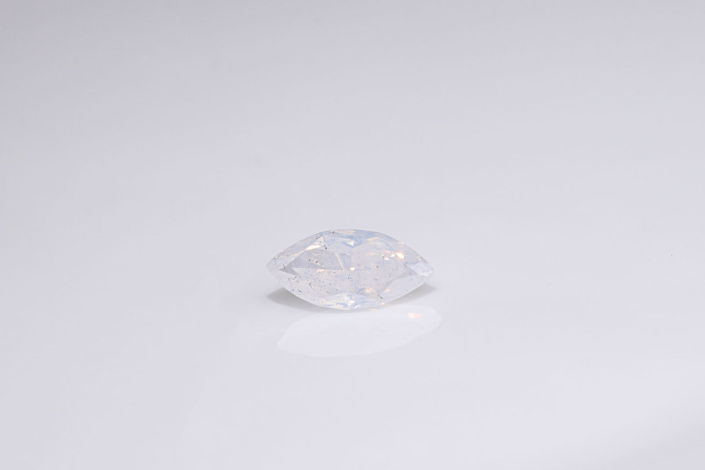 天然ファンシーホワイトダイヤモンド 1.019ct
