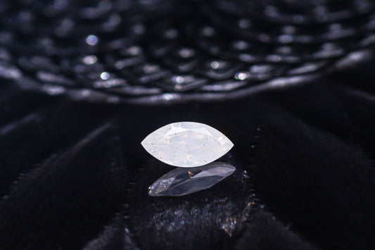 天然ファンシーホワイトダイヤモンド 1.019ct