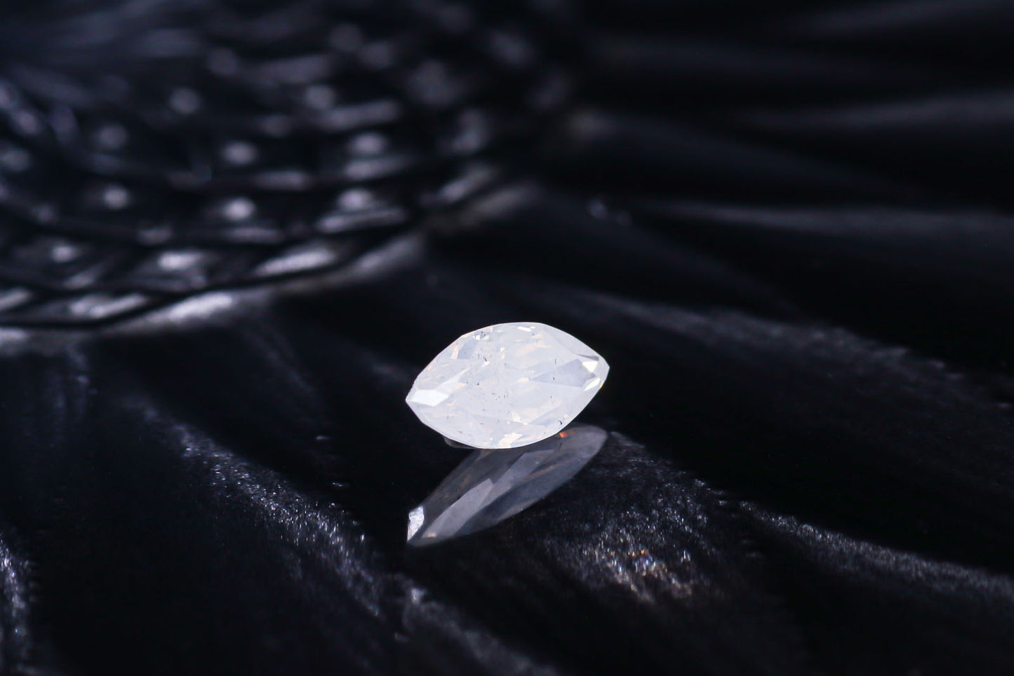 天然ファンシーホワイトダイヤモンド 1.019ct